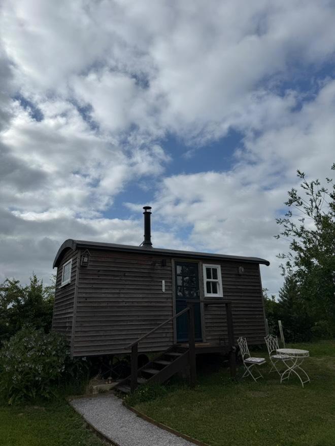 Cranfield Retreat & Glamping & Hobbit House Ξενοδοχείο Long Melford Εξωτερικό φωτογραφία